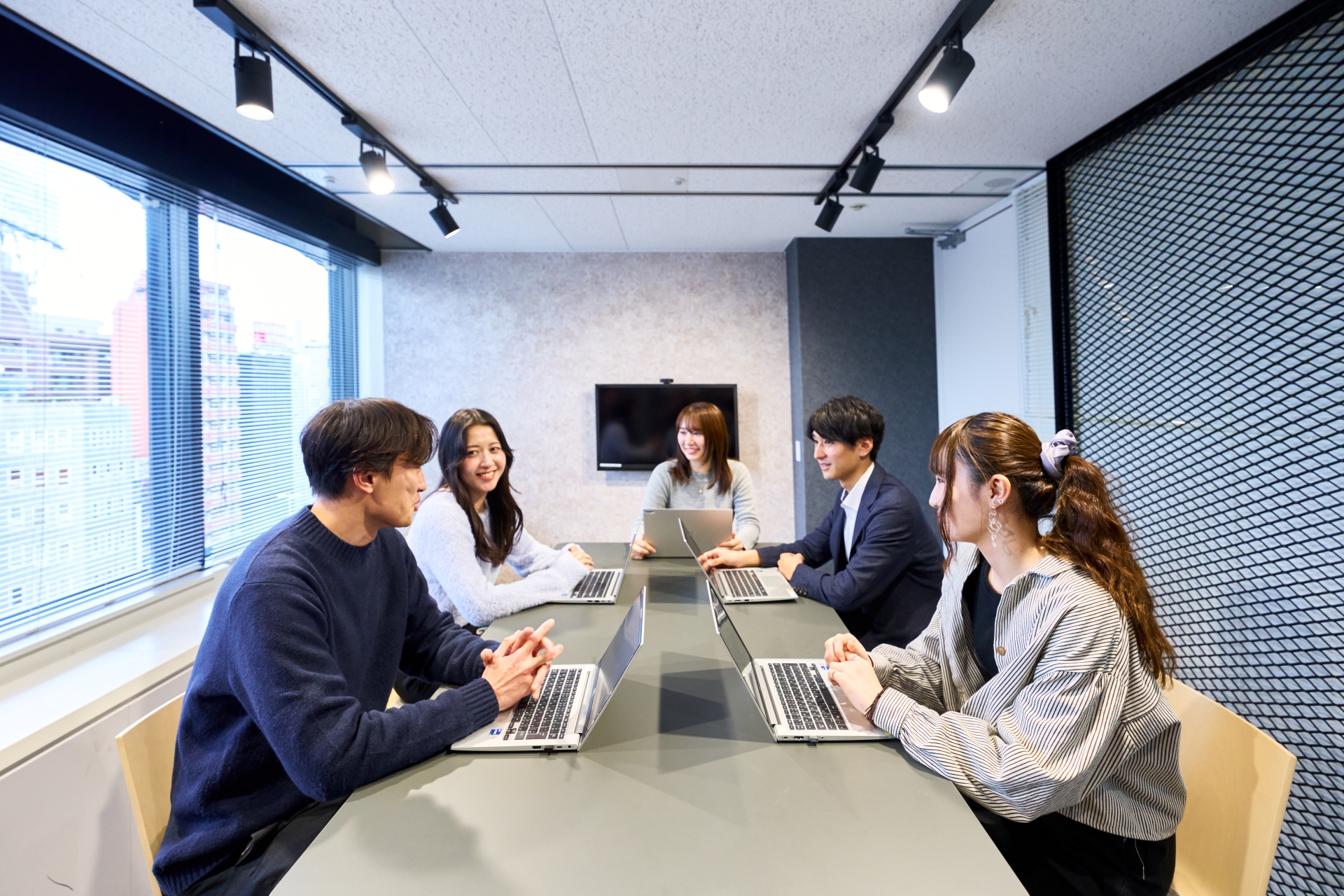 株式会社ネオマーケティング 東京本社の正社員 マーケティング・企画職 コンサルタント職 営業職 広告・マーケティング コンサルティング・リサーチ インターネットの求人情報イメージ2